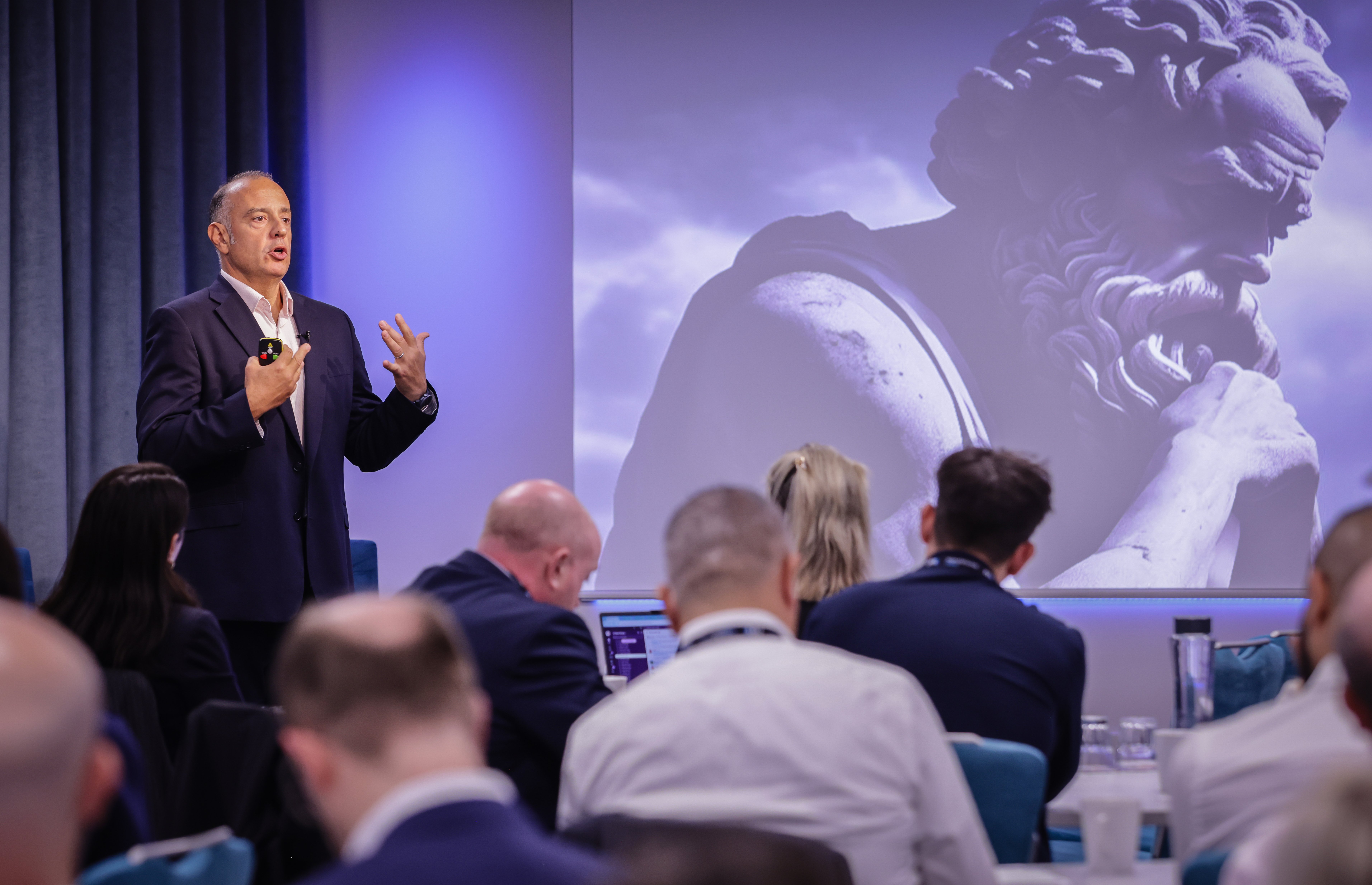 Data Summit 009